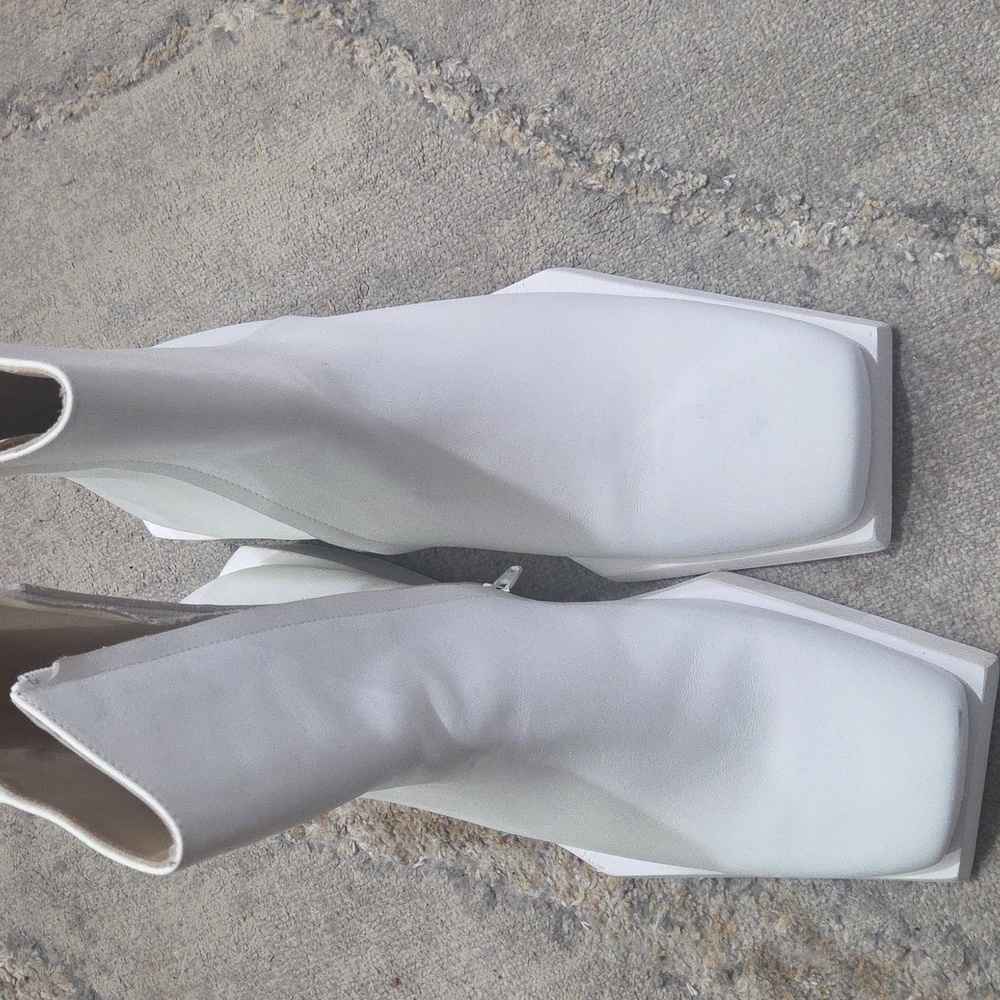 Stylish Reese Square White Men's Boots - Picture 10 of 12
